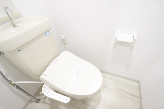 トイレ　※別部屋の写真です