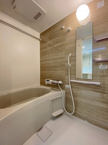 バス・シャワールーム　バスルーム