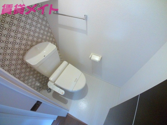 トイレ　同物件別室反転タイプ画像