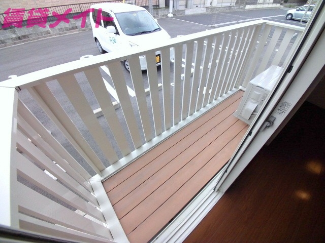 バルコニー　同物件別室反転タイプ画像