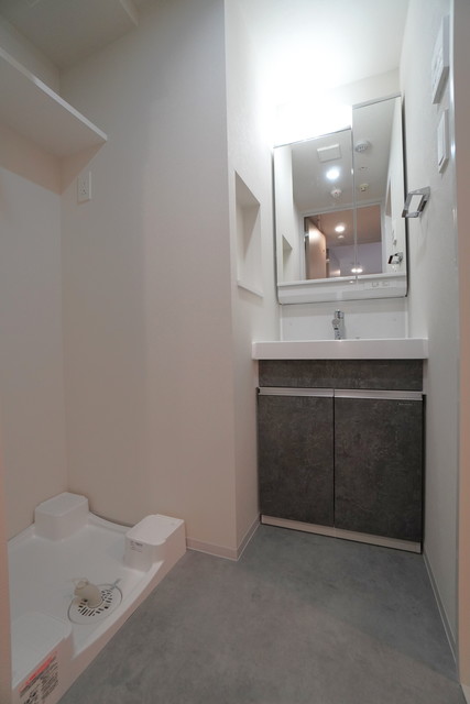 洗面設備　※写真は同タイプ住戸です。