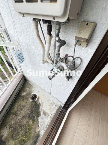 バルコニー　暖かな日差しのふりそそぐバルコニー