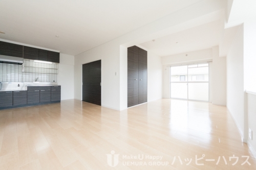 居室・リビング　退去予定の為現状を優先します。