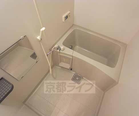 バス・シャワールーム　浴室乾燥機＆追炊機能付お風呂です。