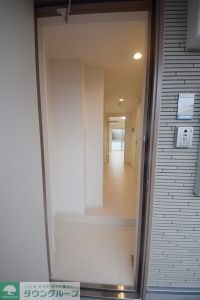 玄関　★お問い合わせはタウンハウジングへ★