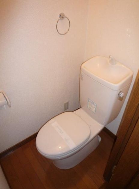 トイレ　独立型のトイレルーム☆