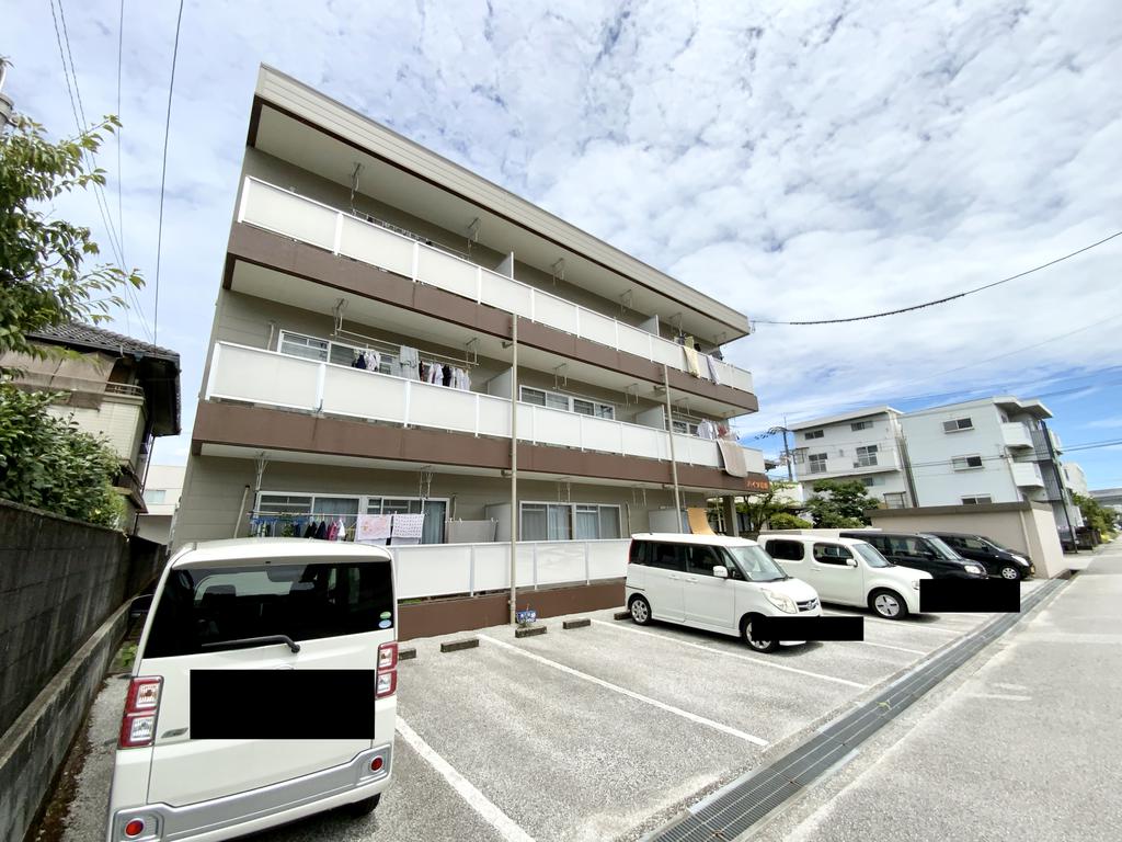 建物外観　南向きで日当たり良好です。