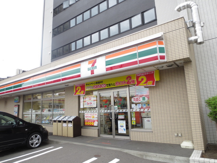 コンビニ　セブンイレブン（コンビニ）まで445m