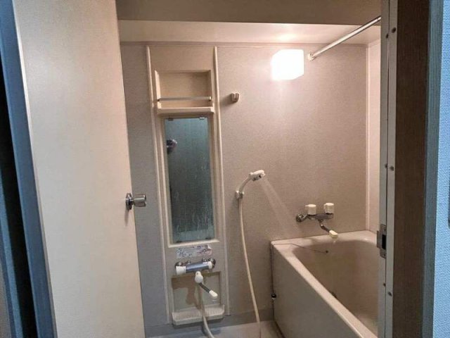 バス・シャワールーム　お風呂で日々の疲れを落としましょう