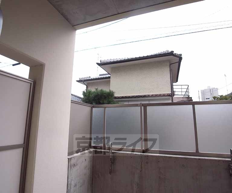 眺望　気になるこちら向きの窓がありません。