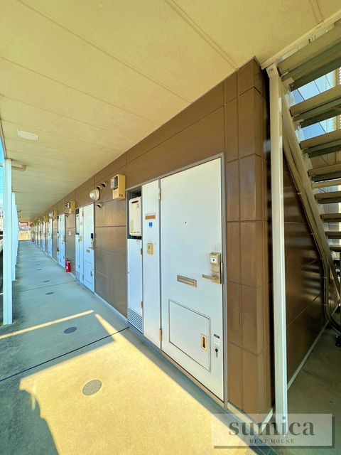 エントランス　宅配ボックス完備♪♪