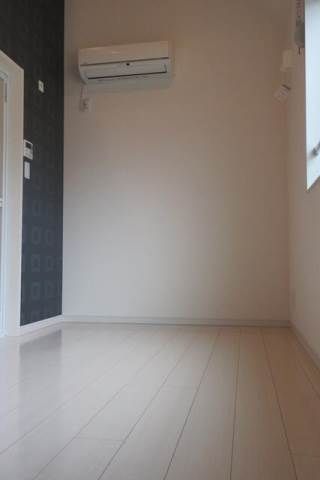 居室・リビング　☆明るい洋室☆