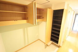 収納　302号室玄関収納