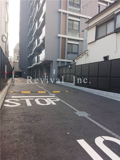 駐車場　敷地内駐車場（空き・サイズ要確認）