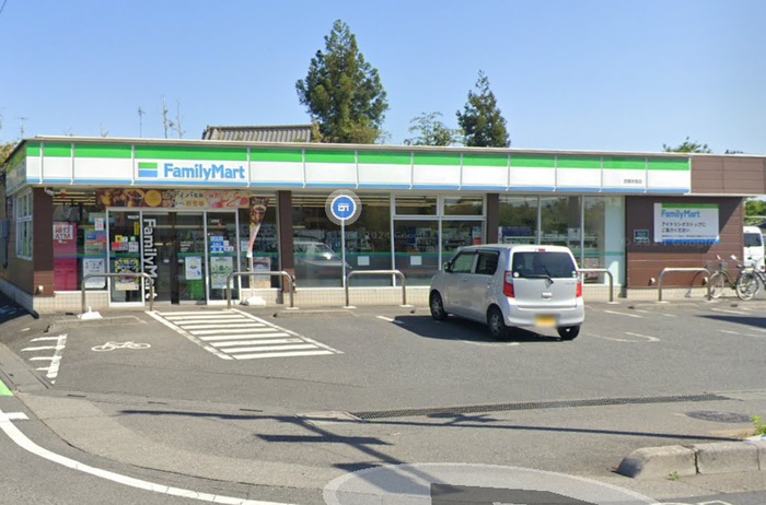 コンビニ　ファミリーマート 岩槻本宿店（コンビニ）まで450m