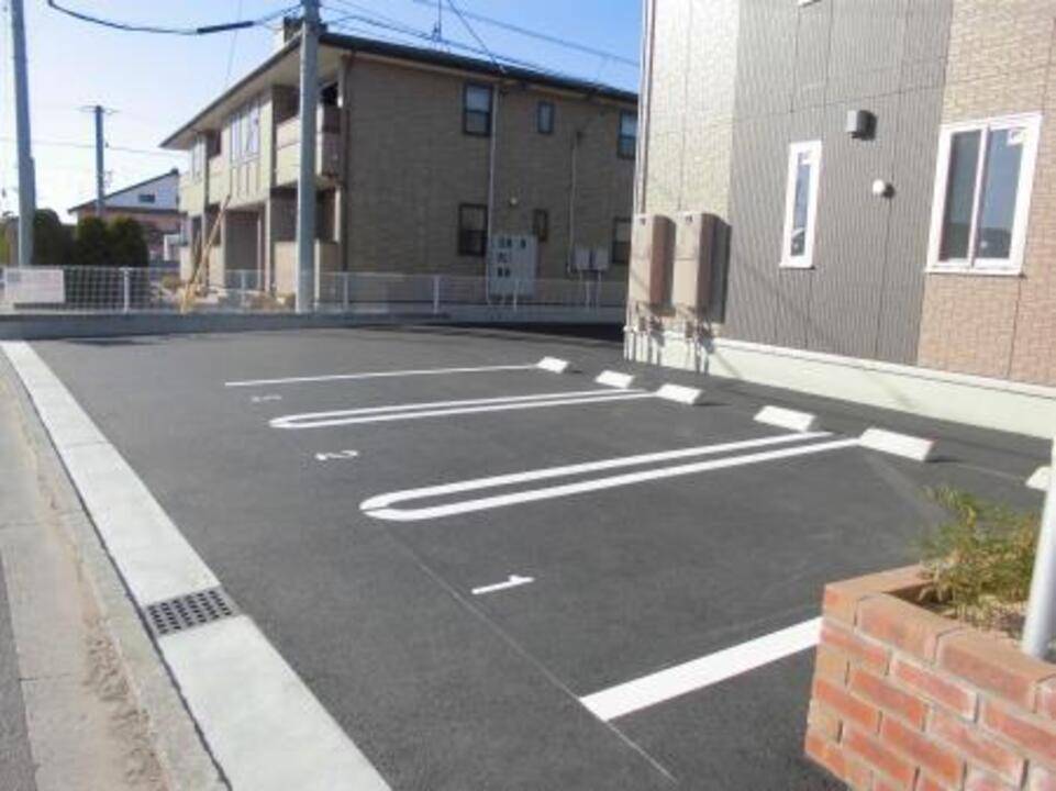 駐車場　駐車場