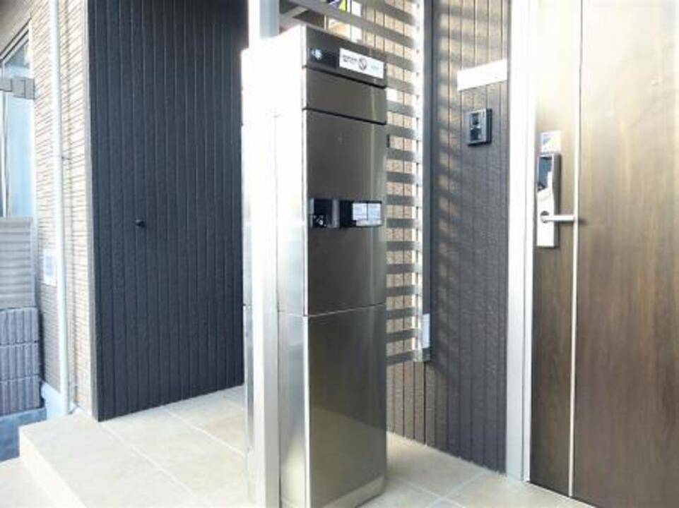 エントランス　宅配ボックス