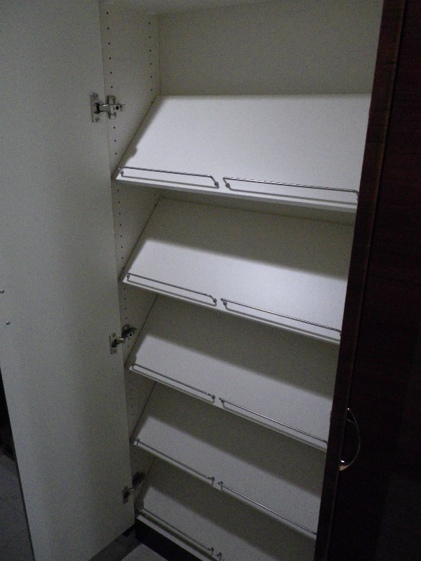 その他　下足入