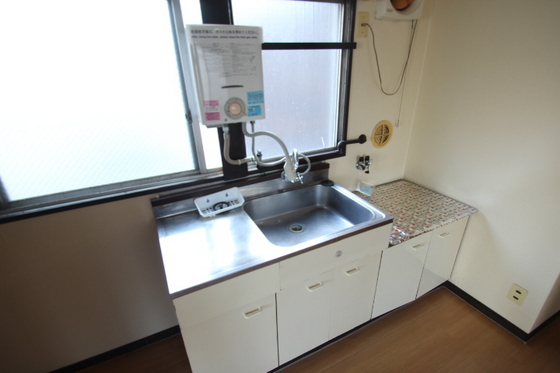 キッチン　※掲載写真は同マンション別部屋参考写真となります。