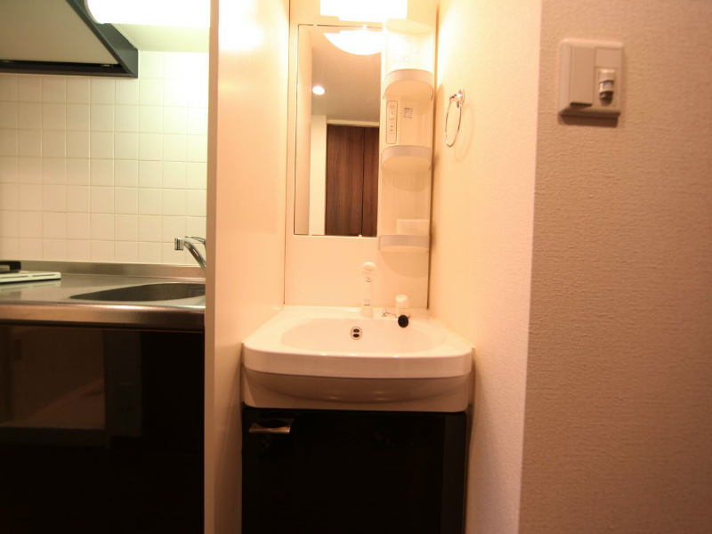 洗面設備　独立洗面台付（シャンプードレッサー付）