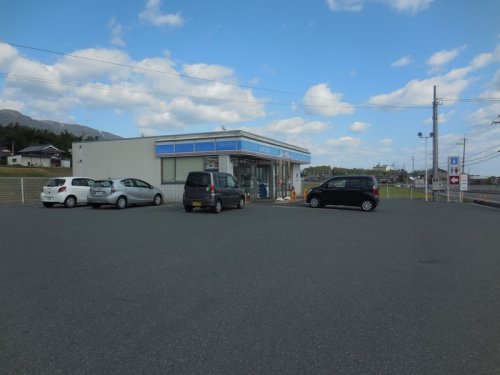 コンビニ　ローソン 志賀荒川店（コンビニ）まで382m