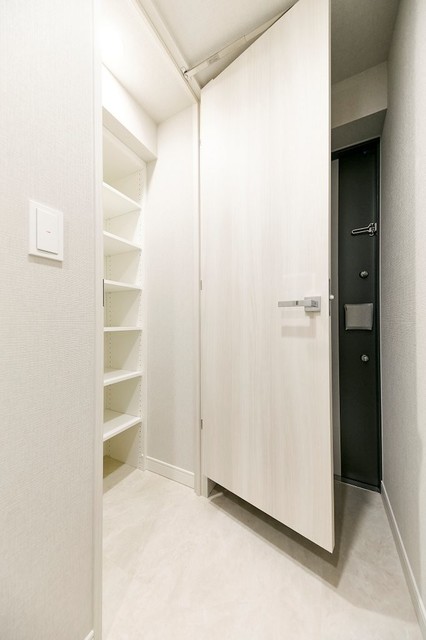 玄関　※写真は同タイプ住戸です。