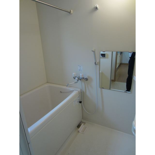 バス・シャワールーム　落ち着いた空間のお風呂です