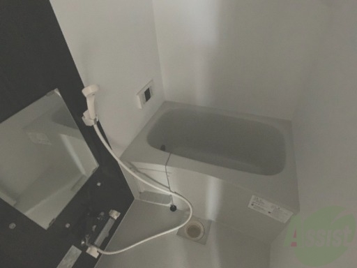 バス・シャワールーム　浴室は狭すぎず、シャワーも浴びやすそうです。