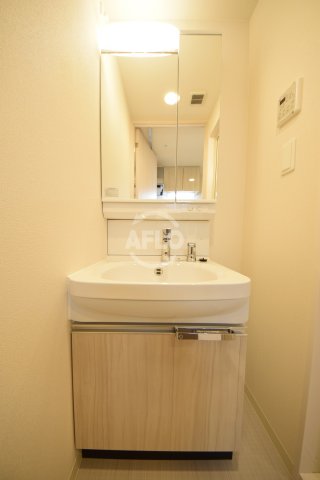 洗面設備　プレサンス大手前ピリオド　独立洗面台