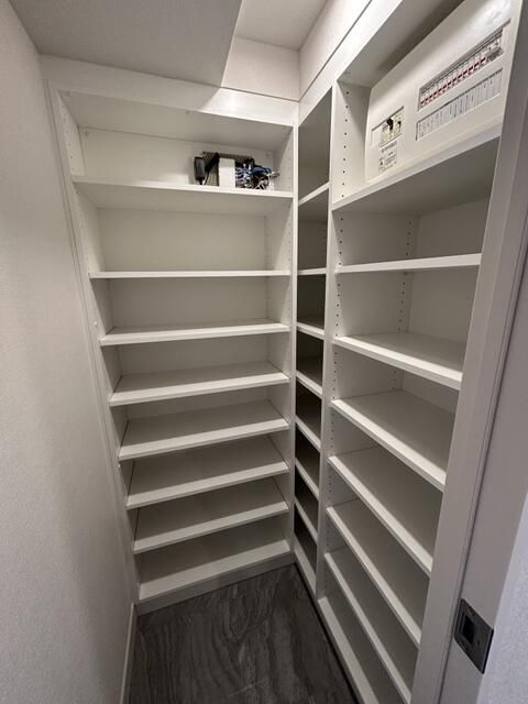 玄関　■モニタ付インターホン■ディンプルキー■2重鍵■ダウンライト