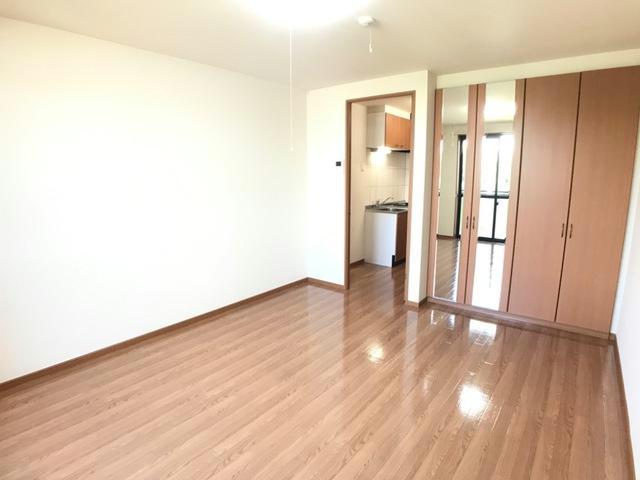 居室・リビング　落ち着いた色合いです