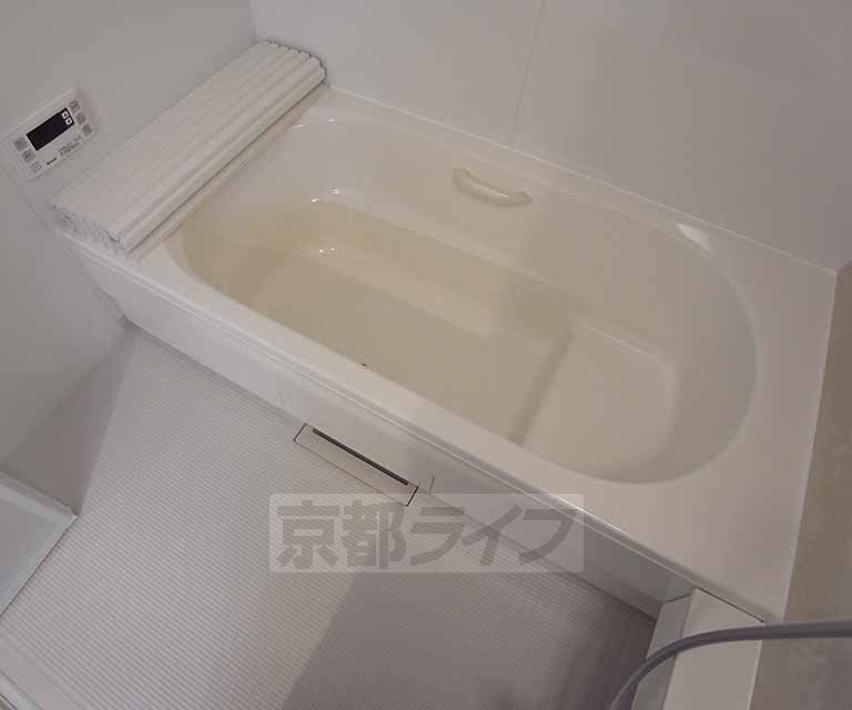 バス・シャワールーム　追い焚き付きです。