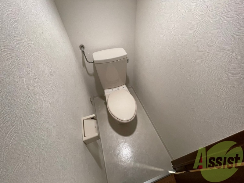 トイレ　こちらはトイレです。清潔感があり、安心して使用できます。