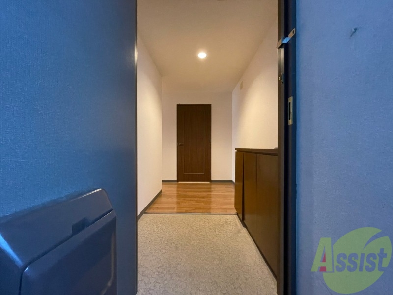 玄関　玄関の様子です。明るい印象ですね。気分もあがりそう。