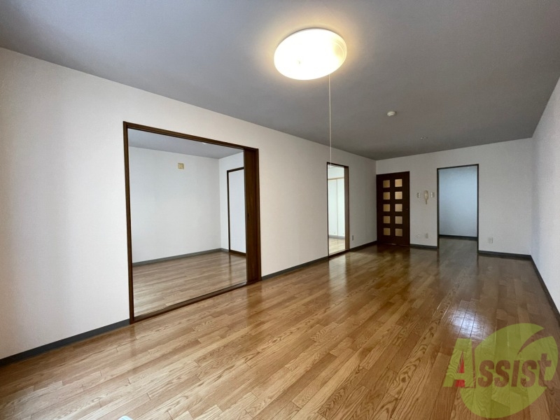 居室・リビング　広くてキレイなＬＤＫが広がっていて、充実した生活が送れそう。