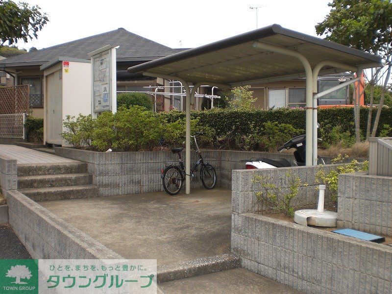 その他　屋根付き駐輪場