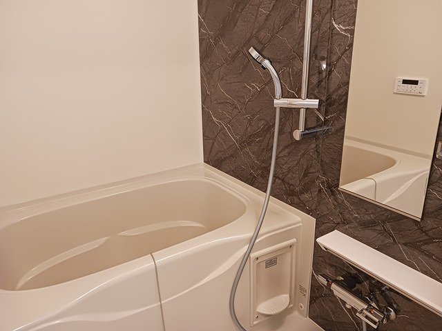 バス・シャワールーム　ゆったり過ごせるお風呂です