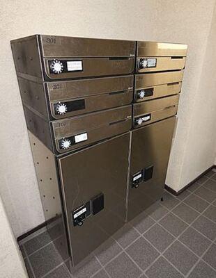 ロビー　メール・宅配ボックス