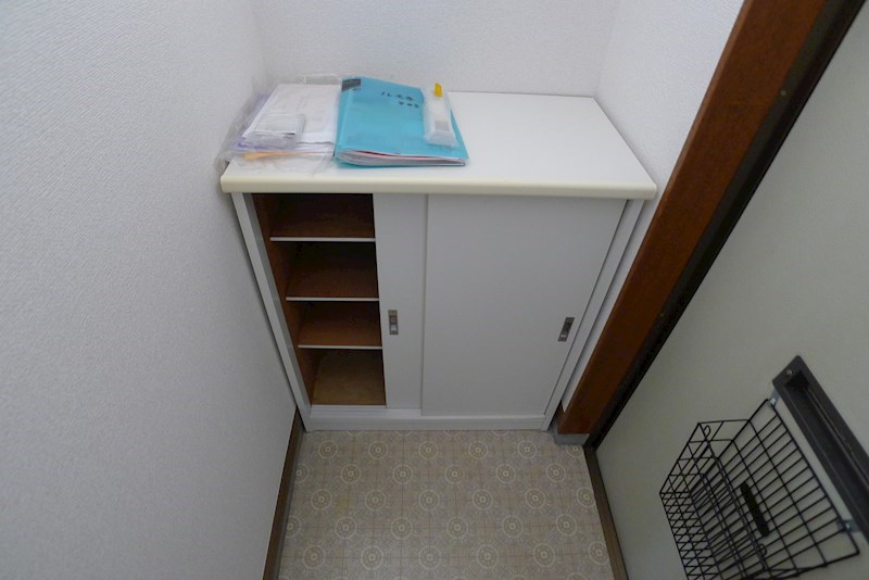 玄関　写真は別号室参考写真です。