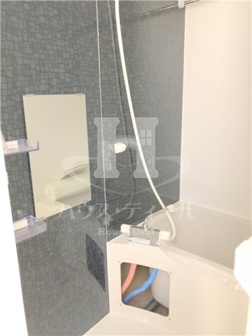 バス・シャワールーム　落ち着いた空間のお風呂です