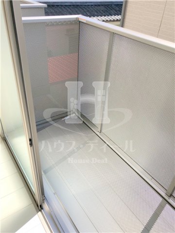 バルコニー　開放的で明るい空間を演出してくれるバルコニーです