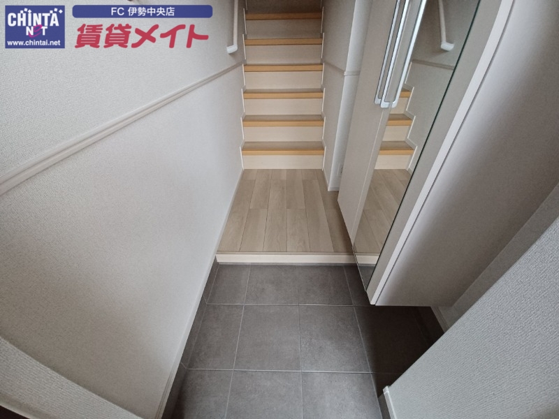 玄関　同型参考写真