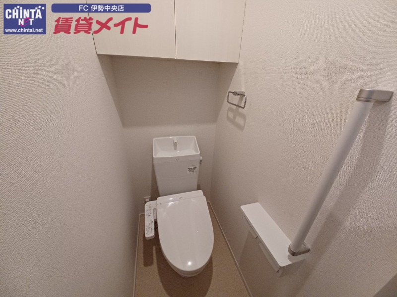 トイレ　同型参考写真