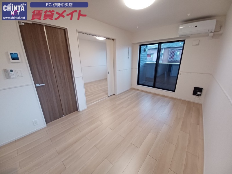 居室・リビング　同型参考写真