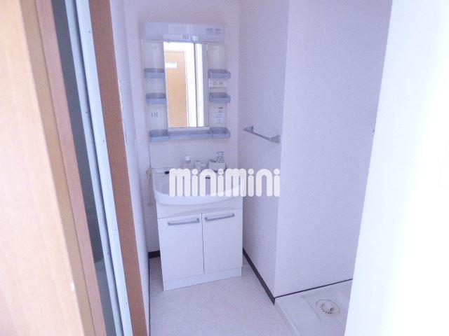 洗面設備　女性に嬉しいシャドレ付き