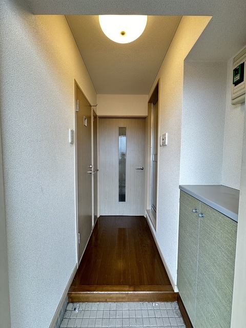 玄関　別部屋参考写真です