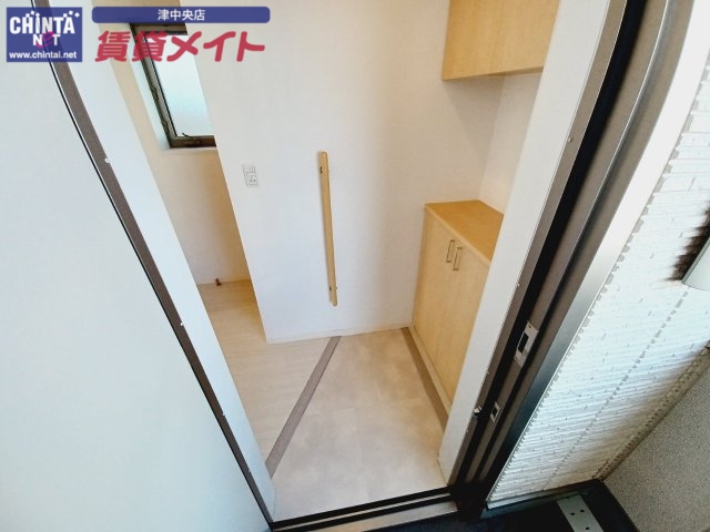 玄関　同型参考写真