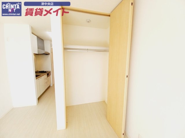 収納　同型参考写真