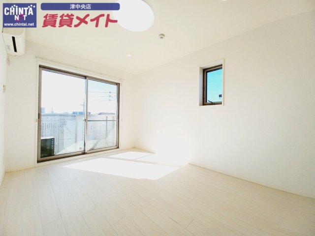 居室・リビング　同型参考写真