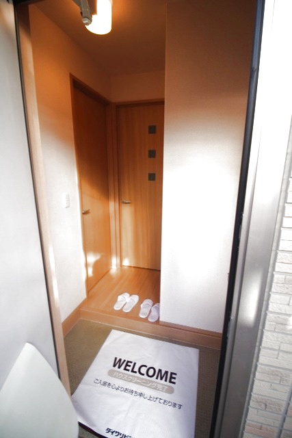 玄関　※写真は他号室です
